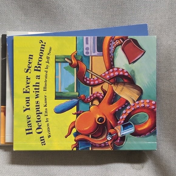 Children's Book Bundle - Picture 4 of 7